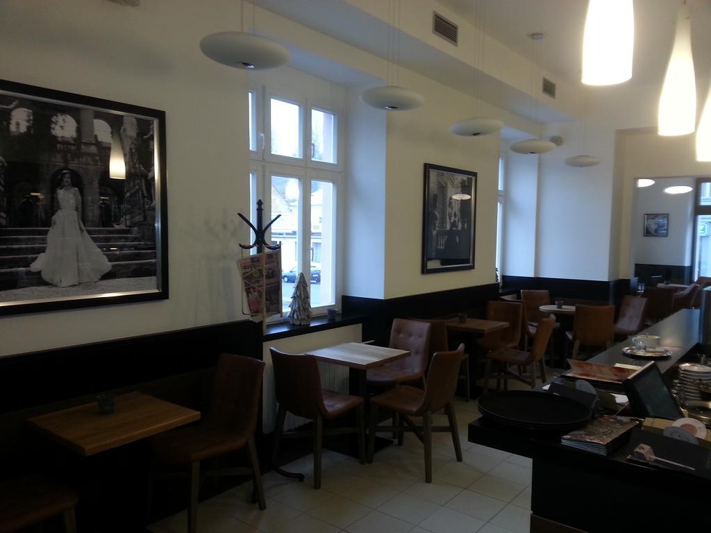 Bona Serva Praha Bagian luar foto